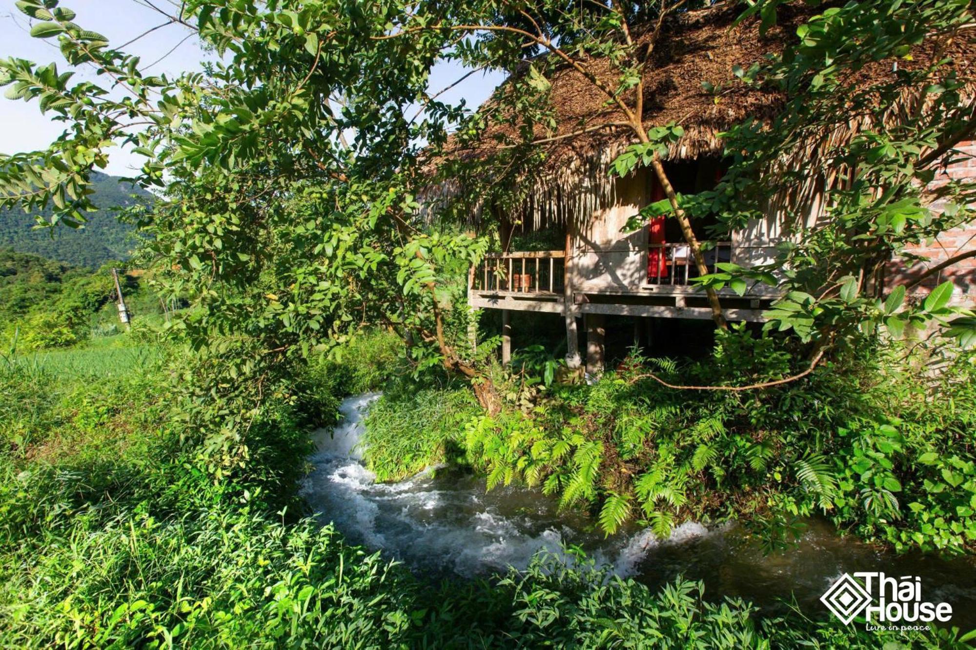 Thai House Pu Luong - Century Old Stilt House With Terrace Views Huong Ba Thuoc Zewnętrze zdjęcie