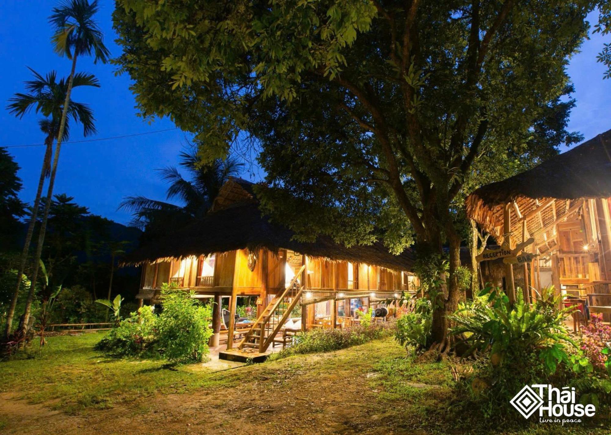 Thai House Pu Luong - Century Old Stilt House With Terrace Views Huong Ba Thuoc Zewnętrze zdjęcie