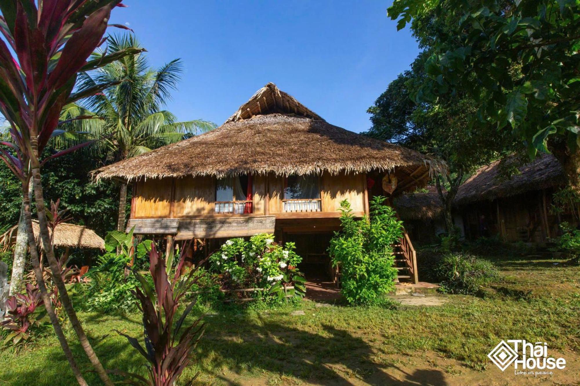 Thai House Pu Luong - Century Old Stilt House With Terrace Views Huong Ba Thuoc Zewnętrze zdjęcie